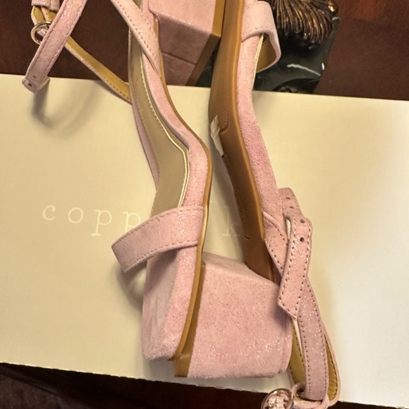 Sandals - Picture 4 of 5